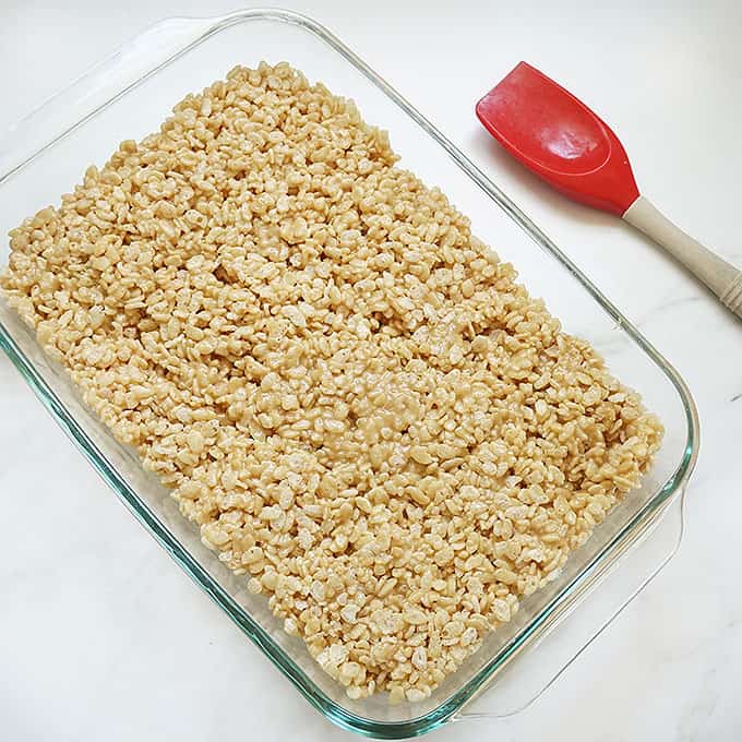 SCOTCHEROOS recipe, peanut butter Rice Krispie treats with chocolate butterscotch topping in baking pan 