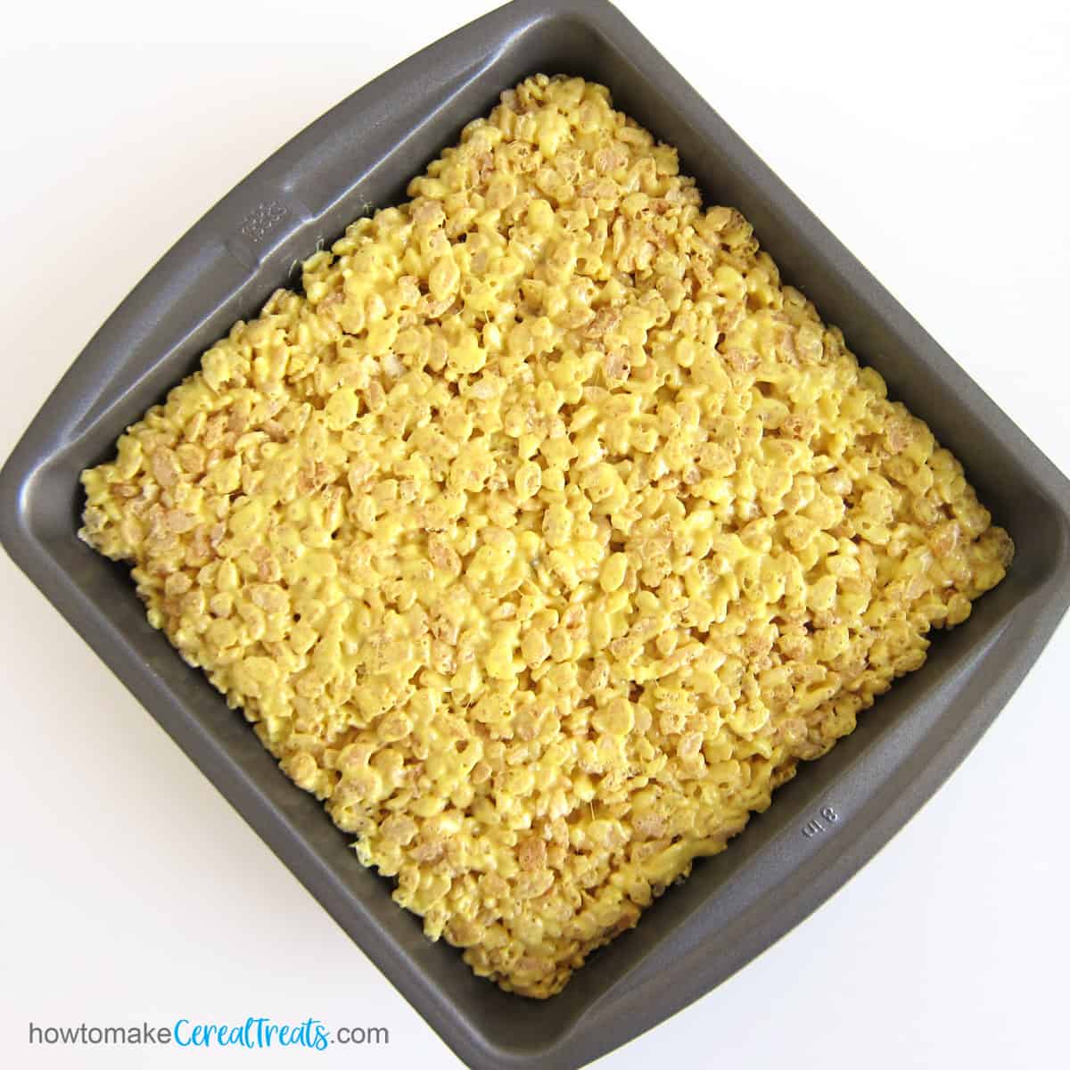 pan of yellow Rice Krispies treats